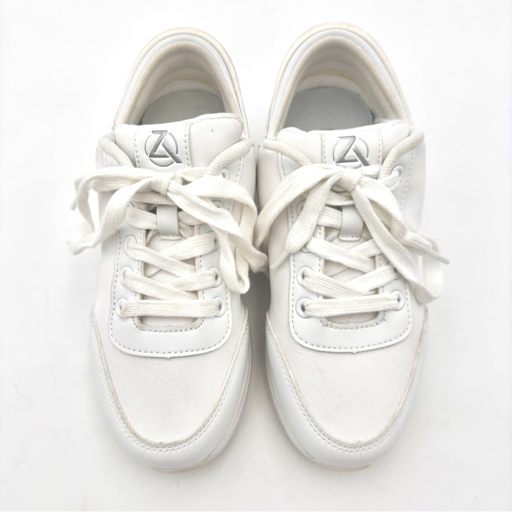 Zeba Snow White Sz 5 women’s Hands Free Shoes sneakers canvas slip on with laces